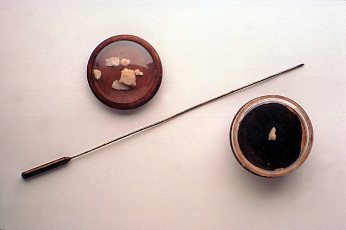 Nelaton Probe and skull fragments