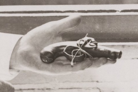 Edwin Pitts holding the Derringer 1