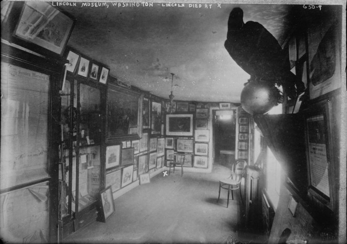 The white X marks the spot where the bed Lincoln died in was.